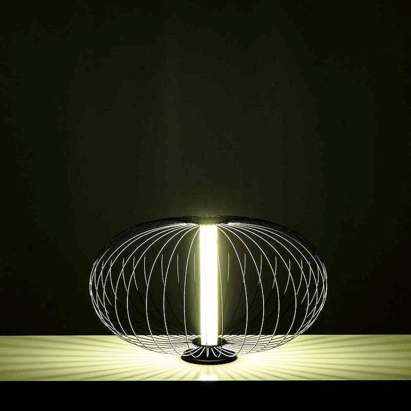 Lampada da tavolo led paralume in acciaio nero lucido 50x50xh. 29 cm