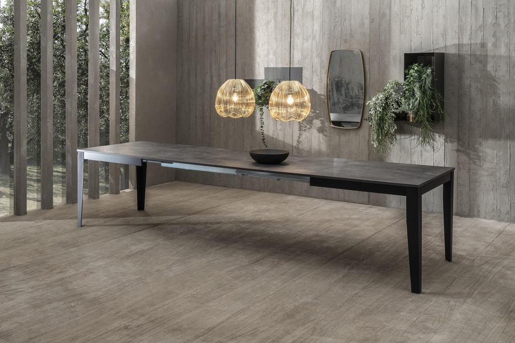 Tavolo allungabile cemento grigio- metallo nero 90 cm x 156- 316 cm H. 76 cm