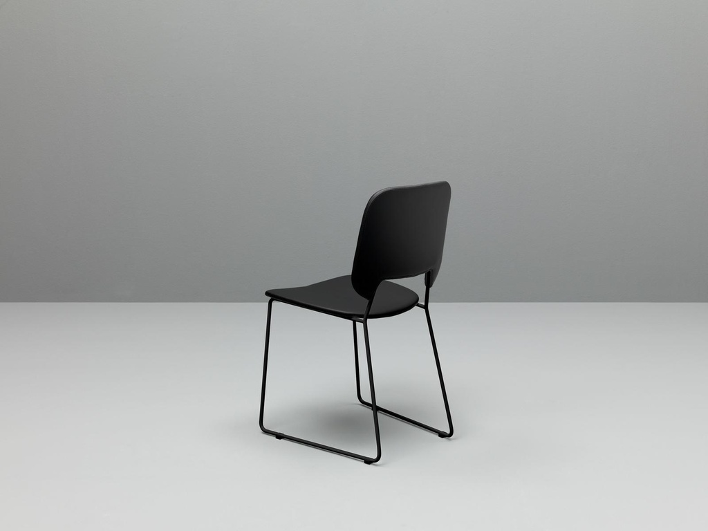 2x Sedia in similpelle e seduta nera 47,5x45,5x89h cm