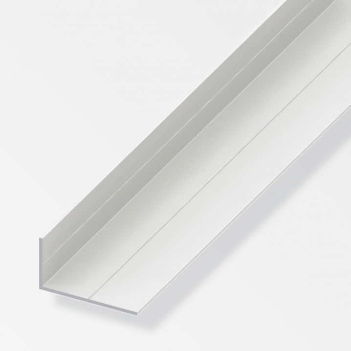 Profilo angolare in PVC con lati di lunghezza diseguale di 2,5m