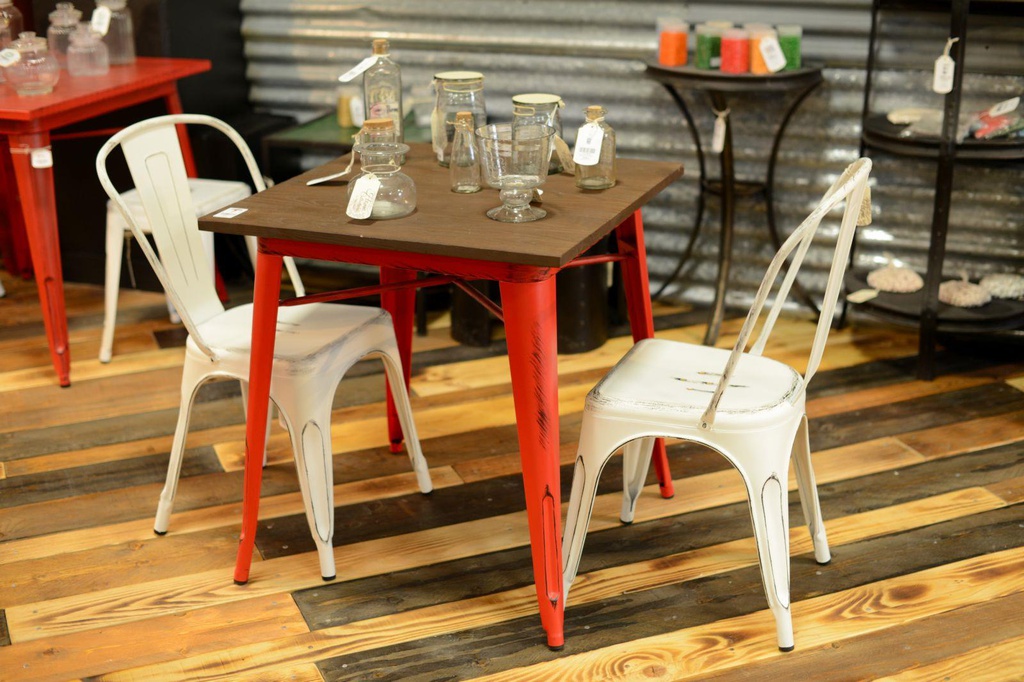 Tavolo ferro bristol top in legno rossocm 70x70h76