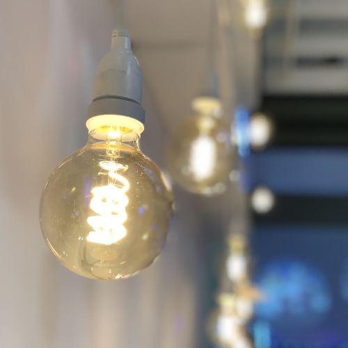 Lampada E27 G95 4W 230V 2200°K Golden