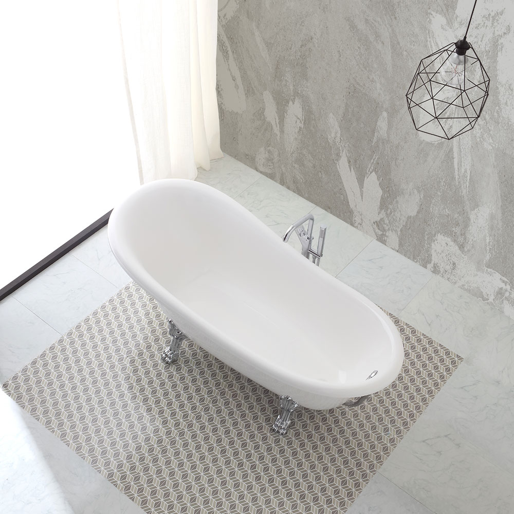 Vasca freestanding stile classico con piedini argento