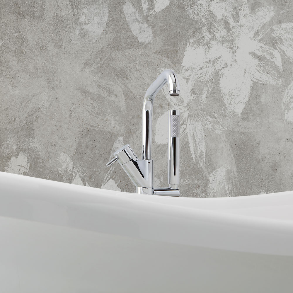 Vasca freestanding stile classico con piedini argento