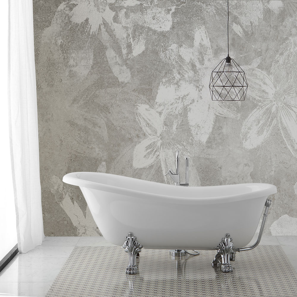 Vasca freestanding stile classico con piedini argento